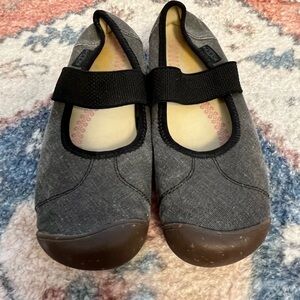 KEEN ballet flats
